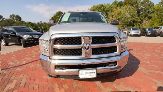 Used 2018 RAM 3500 Tradesman w/ Chrome Appearance Group AWD/4WD image 4