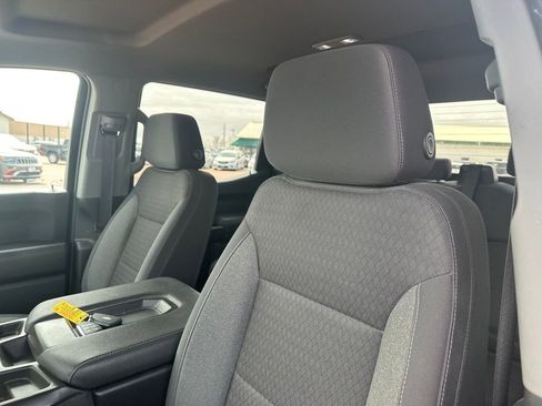 Used 2023 Chevrolet Silverado 1500 Custom image 3