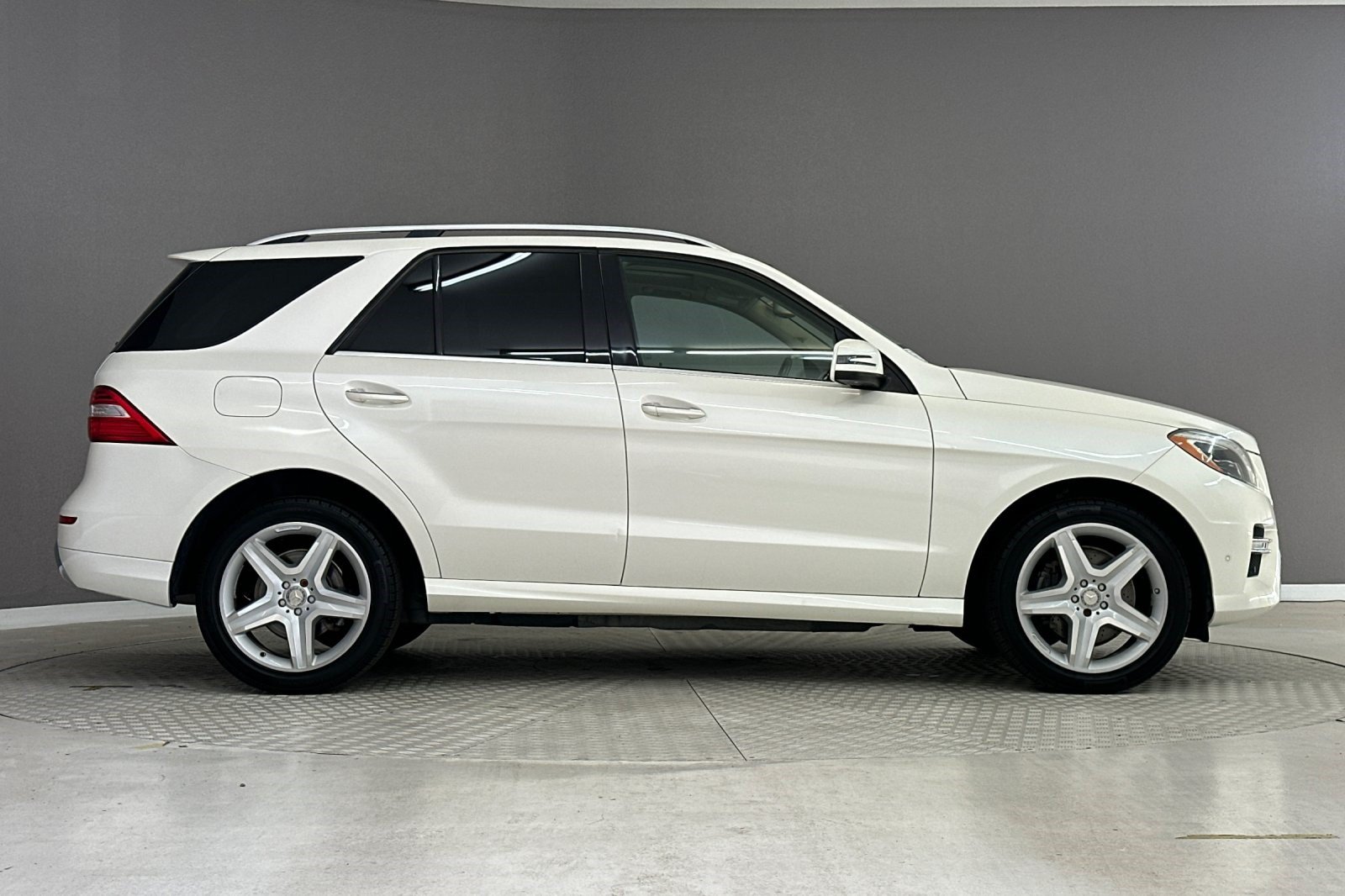 Used 2015 Mercedes-Benz ML 400 4MATIC image 7