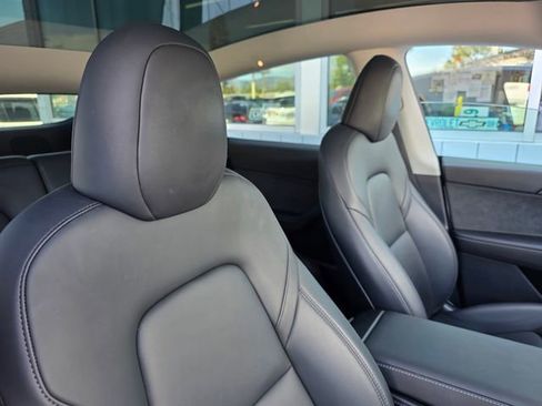 Used 2024 Tesla Model Y Performance image 19