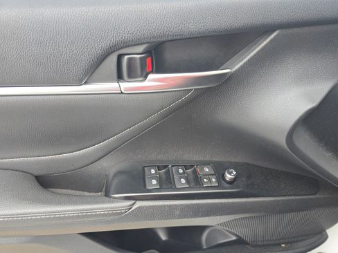 Used 2018 Toyota Camry XSE image 22