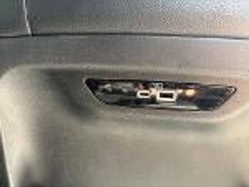 Used 2021 Chrysler Pacifica Touring-L w/ Premium & Safety Sphere Group FWD image 36