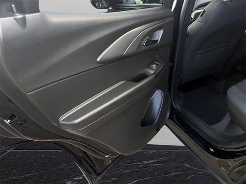 Used 2023 Chevrolet TrailBlazer RS image 33