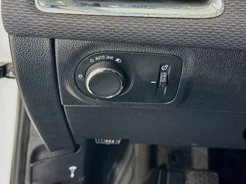 Used 2018 Chevrolet Cruze LS FWD image 11