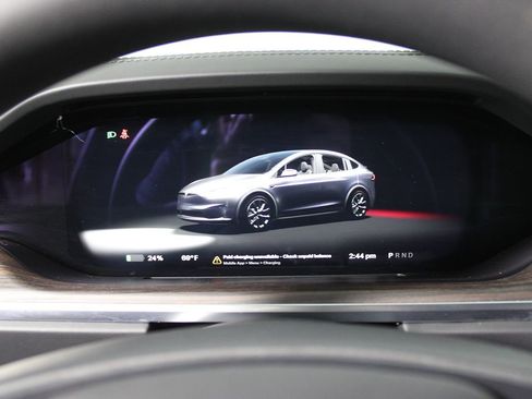 Used 2024 Tesla Model X image 5