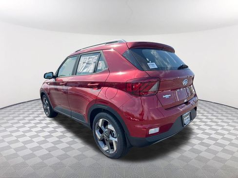 Used 2025 Hyundai Venue Limited FWD image 7