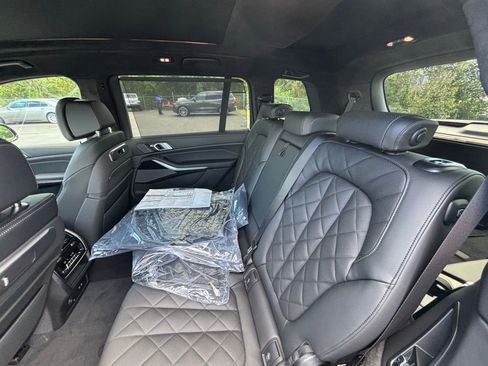 Used 2026 BMW X7 xDrive40i w/ M Sport Package image 14