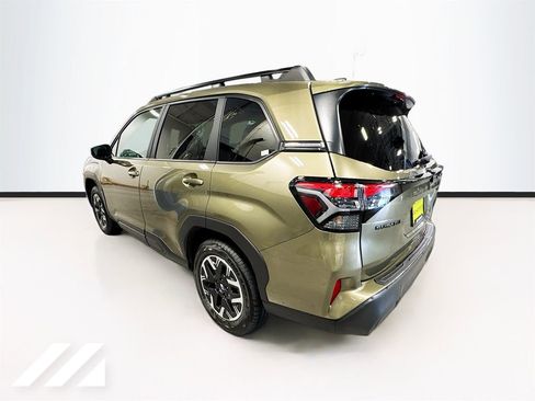 Used 2026 Subaru Forester Premium AWD/4WD image 6