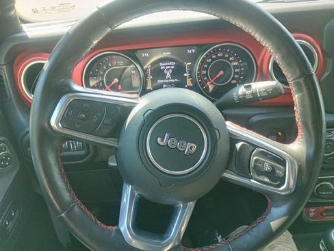Used 2022 Jeep Wrangler Unlimited Rubicon w/ Cold Weather Group AWD/4WD image 28