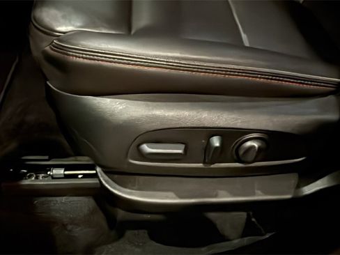 Used 2023 Chevrolet Traverse RS image 26