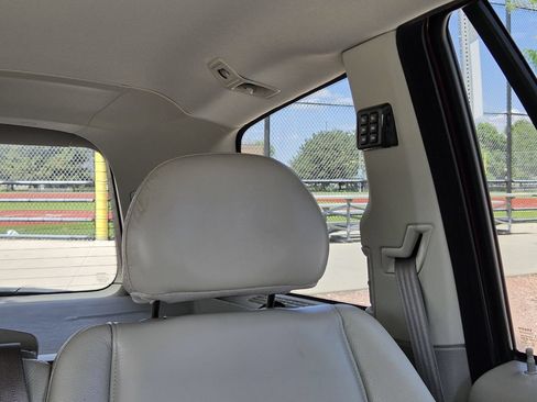 Used 2004 Volvo XC90 T6 AWD/4WD image 23