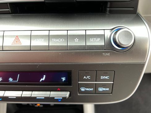 Used 2025 Hyundai Kona SEL AWD/4WD image 54