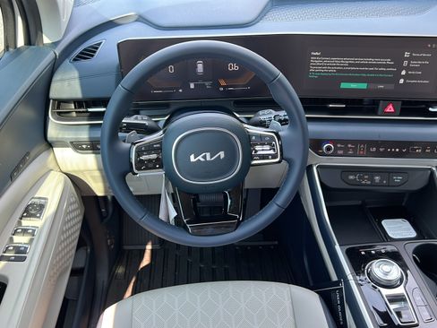 New 2026 Kia Carnival EX FWD image 15