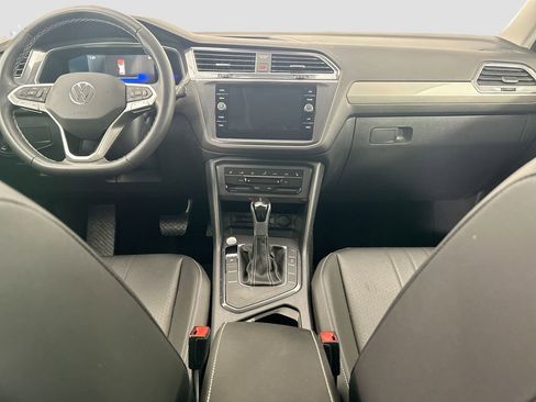 Used 2023 Volkswagen Tiguan SE FWD image 13