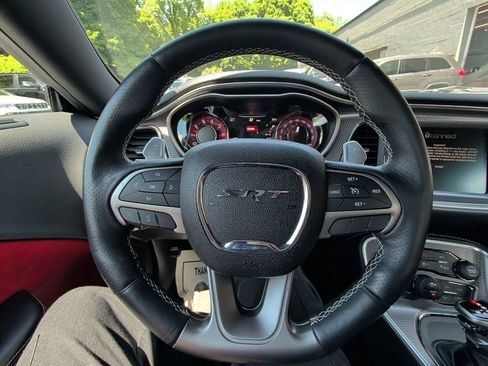 Used 2015 Dodge Challenger SRT Hellcat RWD image 18