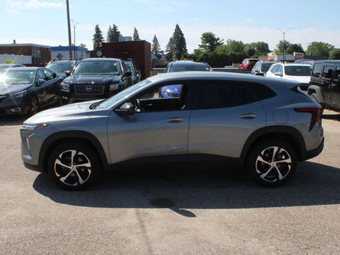 Used 2024 Chevrolet Trax RS w/ Driver Confidence Package FWD image 5