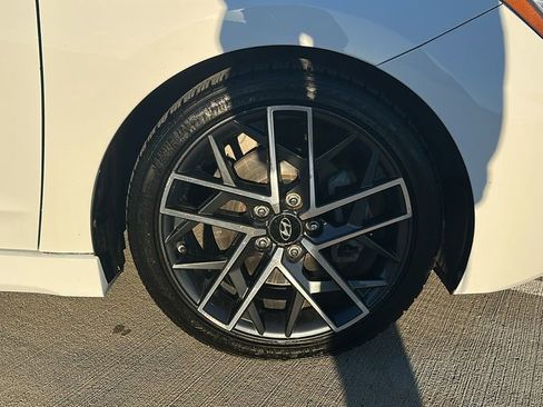 Used 2019 Hyundai Elantra Sport w/ Cargo Package image 17