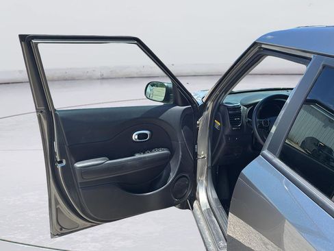 Used 2016 Kia Soul FWD image 20