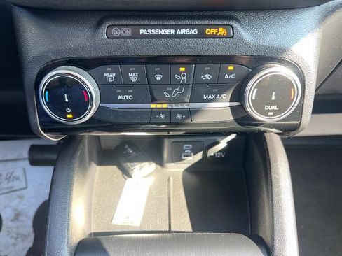 Used 2022 Ford Escape SE AWD/4WD image 23
