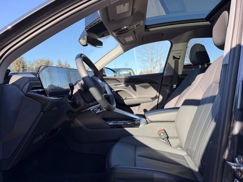 Used 2025 Audi Q5 Premium w/ Convenience Package image 14