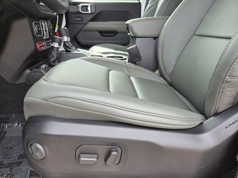 New 2026 Jeep Gladiator Mojave AWD/4WD image 12