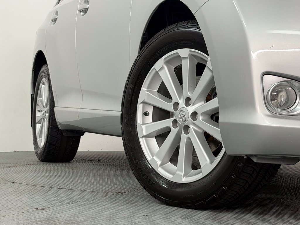 Used 2012 Toyota Venza LE FWD image 17