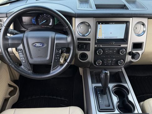 Used 2017 Ford Expedition EL XLT w/ Equipment Group 202A RWD image 13
