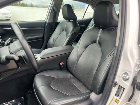 Used 2022 Toyota Camry XSE image 15