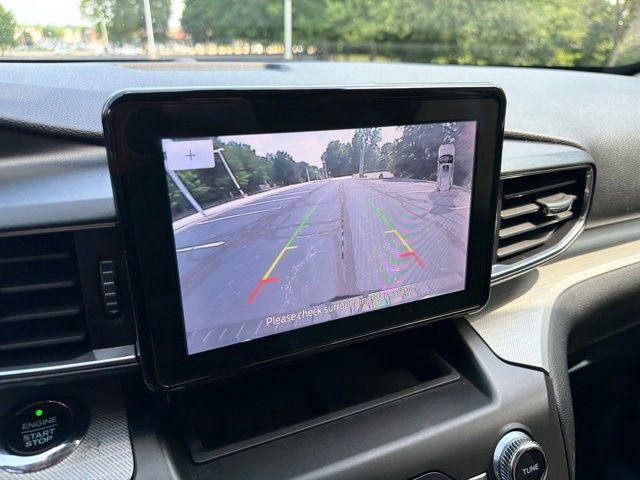 Used 2020 Ford Explorer XLT w/ Equipment Group 202A AWD/4WD image 38