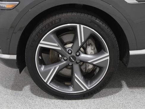 Certified 2025 Genesis GV80 3.5T Prestige AWD/4WD image 23