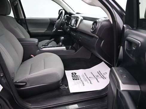 Used 2016 Toyota Tacoma SR5 w/ Towing Package RWD image 13