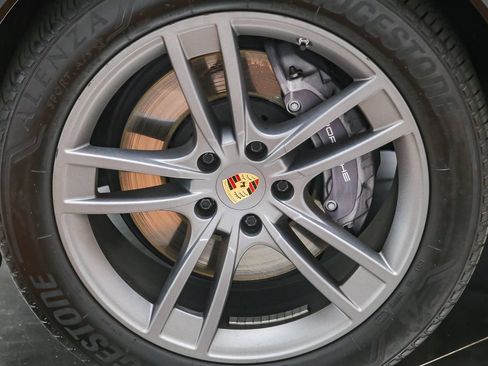 Used 2024 Porsche Cayenne AWD/4WD image 13