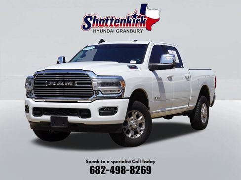 Used 2024 RAM 2500 Laramie AWD/4WD image 1
