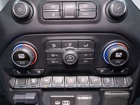 Used 2021 Chevrolet Silverado 2500 LTZ w/ LTZ Convenience Package image 25