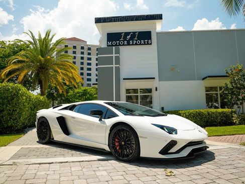 Used 2018 Lamborghini Aventador S image 1