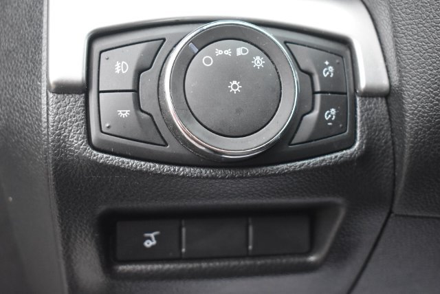 Used 2017 Ford Explorer XLT w/ Equipment Group 202A AWD/4WD image 25