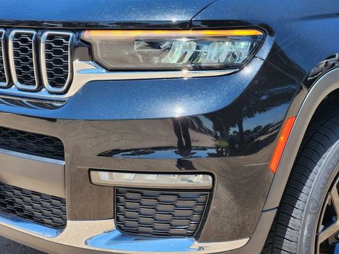 Certified 2021 Jeep Grand Cherokee L Limited AWD/4WD image 8