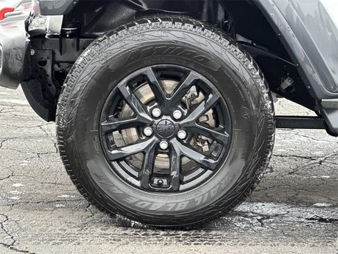 Used 2023 Jeep Gladiator Sport w/ Trailer Tow Package image 9