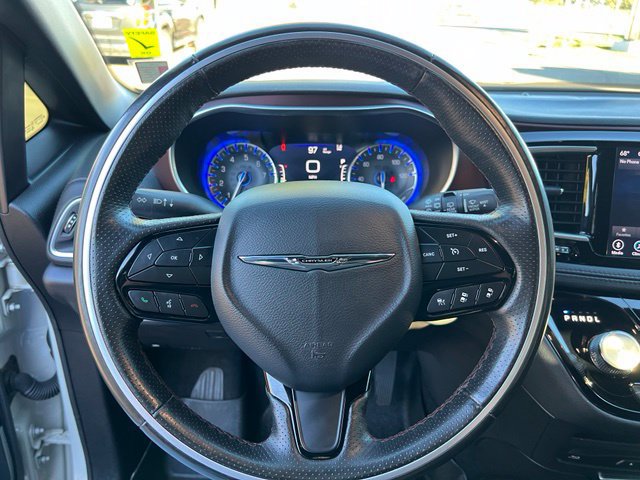 Used 2020 Chrysler Pacifica Limited FWD image 26