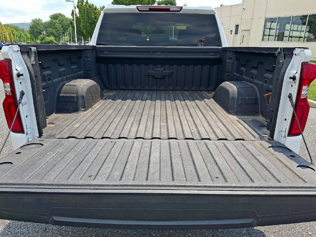 Used 2024 Chevrolet Silverado 1500 RST w/ Redline Edition AWD/4WD image 28