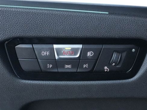 Used 2023 BMW 330i Sedan w/ M Sport Package image 16