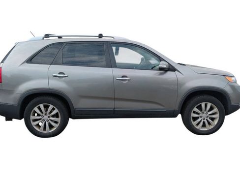 Used 2011 Kia Sorento LX FWD image 7