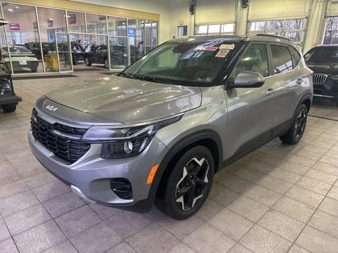Used 2024 Kia Seltos EX image 2