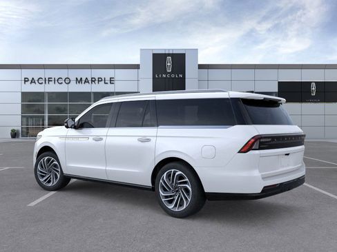 New 2026 Lincoln Navigator L Reserve image 4