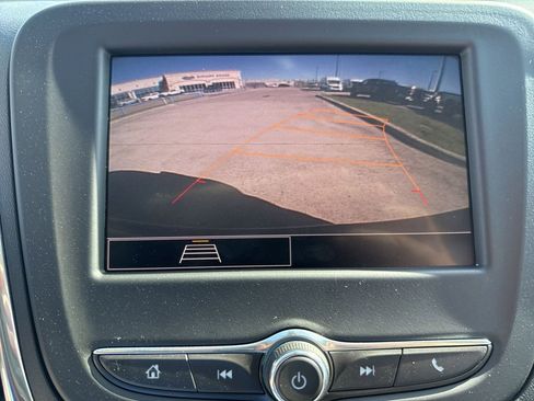 Used 2022 Chevrolet Equinox LS image 26