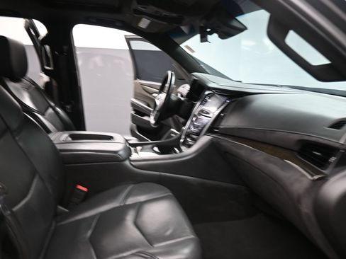 Used 2018 Cadillac Escalade Platinum AWD/4WD image 19
