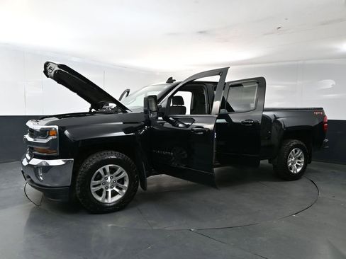 Used 2018 Chevrolet Silverado 1500 LT w/ All Star Edition AWD/4WD image 2