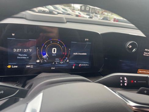 New 2026 Chevrolet Suburban Premier image 9