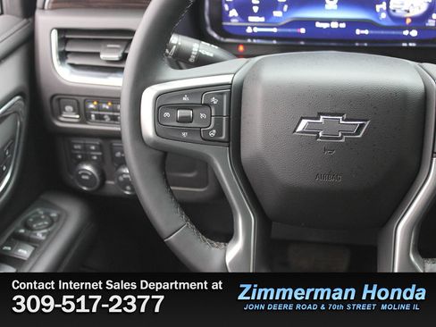 Used 2023 Chevrolet Suburban Z71 w/ Luxury Package image 15