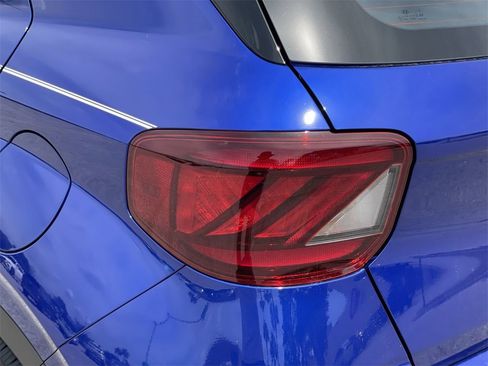 New 2025 Hyundai Venue Limited image 17